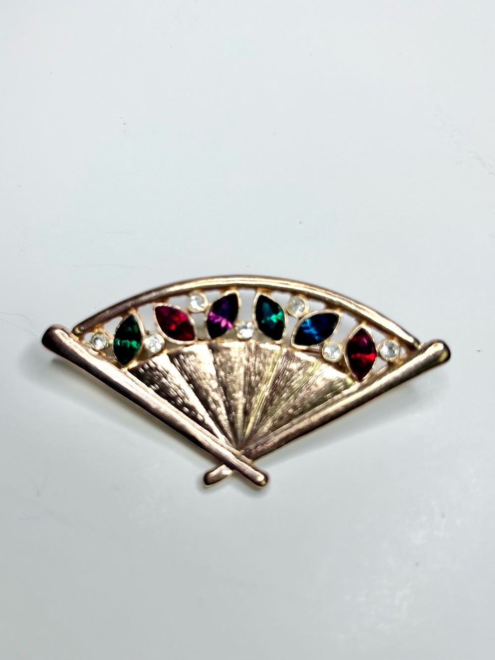 Gold toned Fan with Multi-Colored Stones Brooch Pin